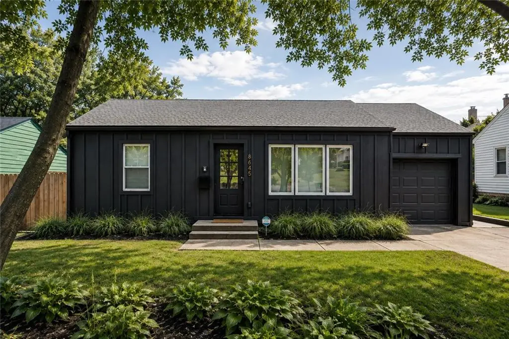 8645 Sleepy Hollow Road, Kansas City, MO 64114 - #1