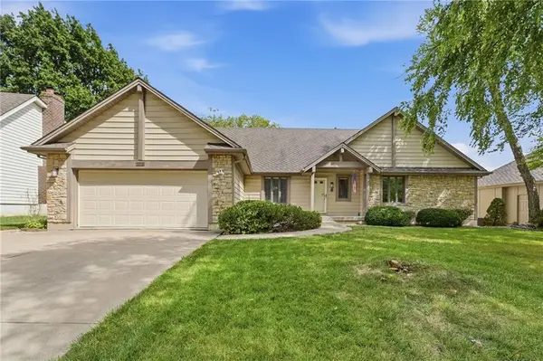1633 NE Thames Drive, Lee's Summit, MO 64086