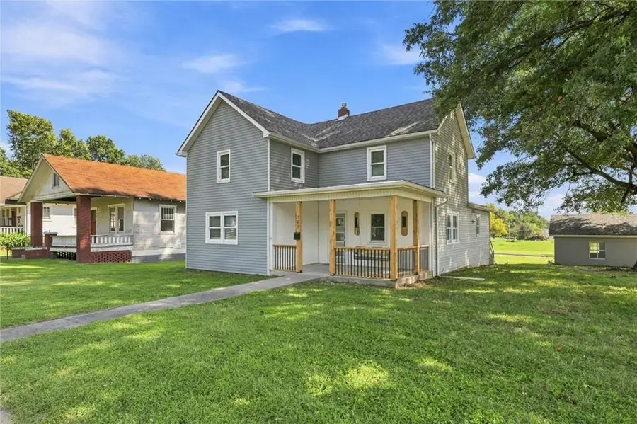 107 E 15th Street, Higginsville, MO 64037 - #3