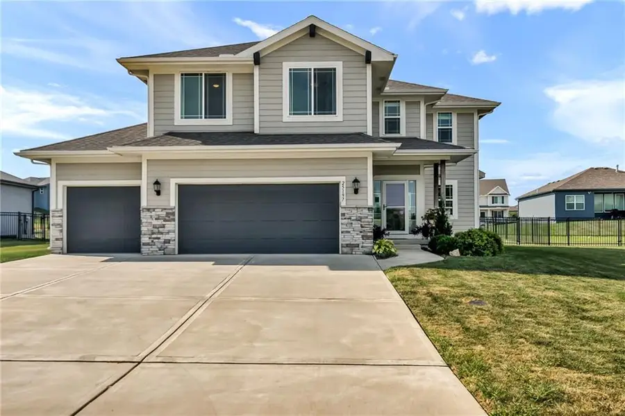 25197 W 147th Court, Olathe, KS 66061 - #2