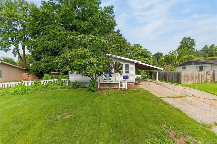 5902 N Garfield Avenue, Kansas City, MO 64118 - #2