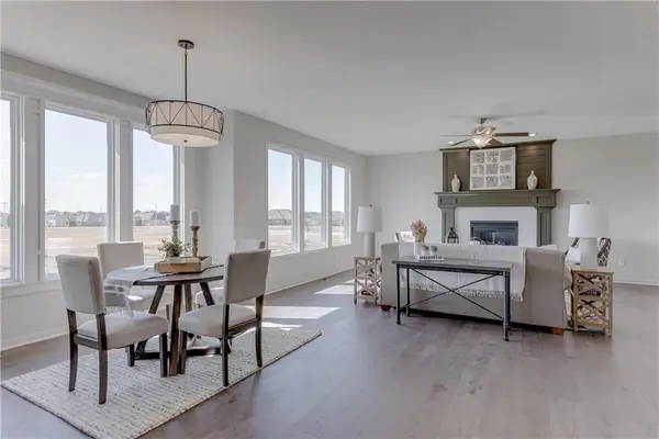 16468 S Penrose Street, Olathe, KS 66062