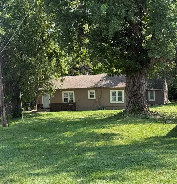 4941 Shawnee Drive, Kansas City, KS 66106