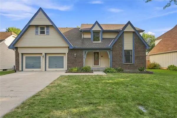 1125 E Sleepy Hollow Drive, Olathe, KS 66062