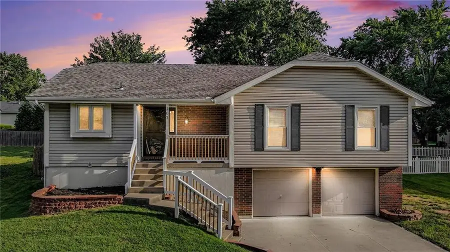 107 NW Leann Drive, Blue Springs, MO 64014 - #2