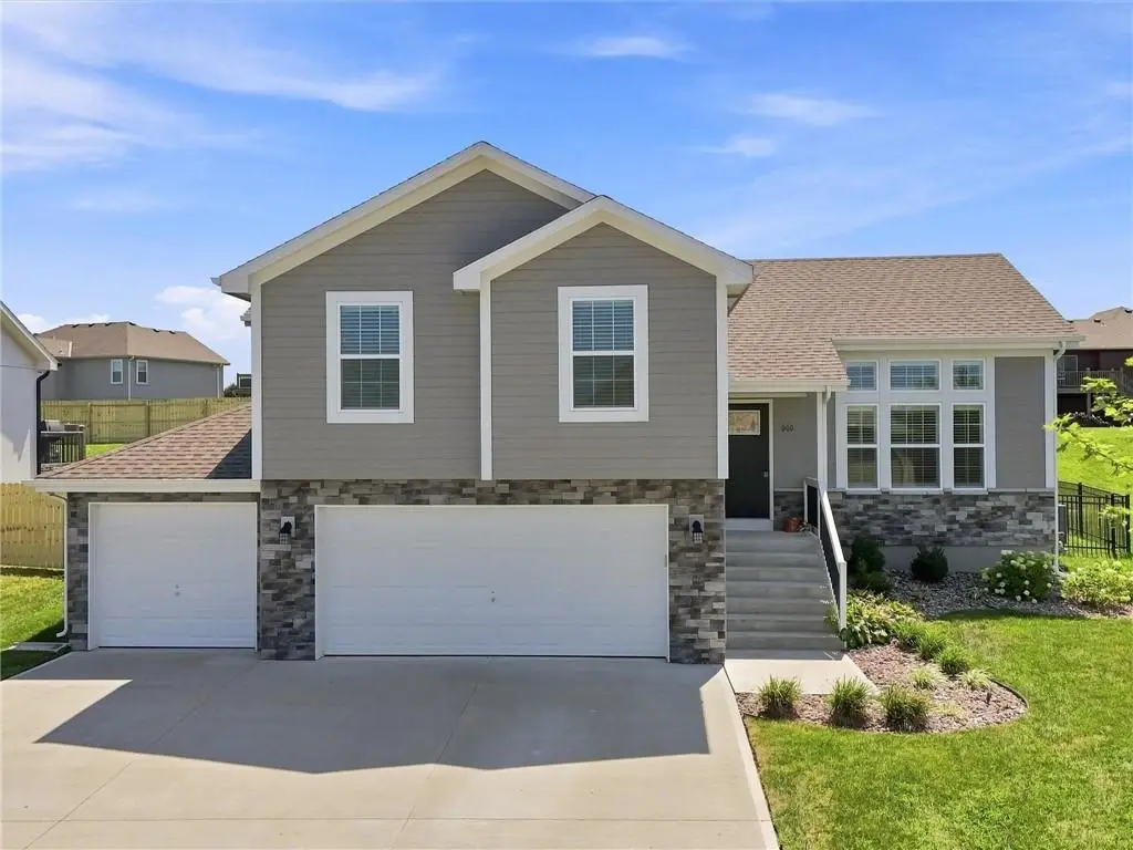 800 Wright Street, Pleasant Hill, MO 64080 - #1