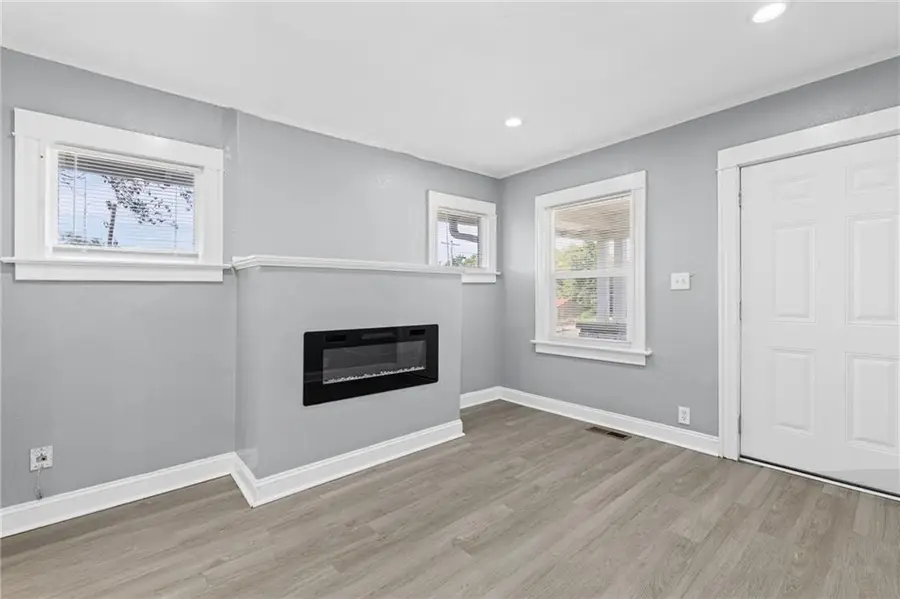 5641 Prospect Avenue, Kansas City, MO 64130 - #3