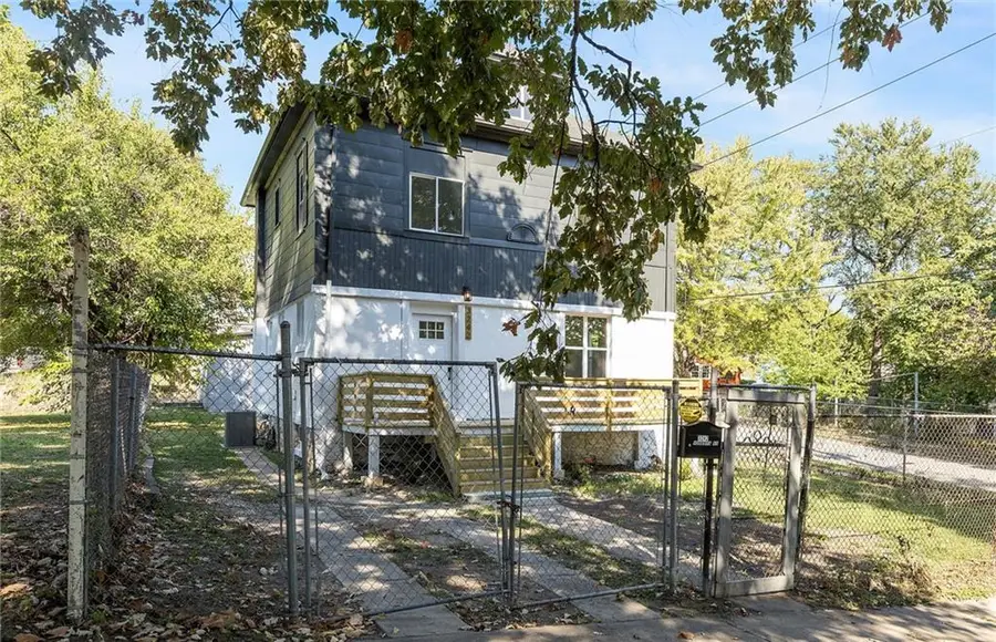 3242 Roberts Street, Kansas City, MO 64124 - #2