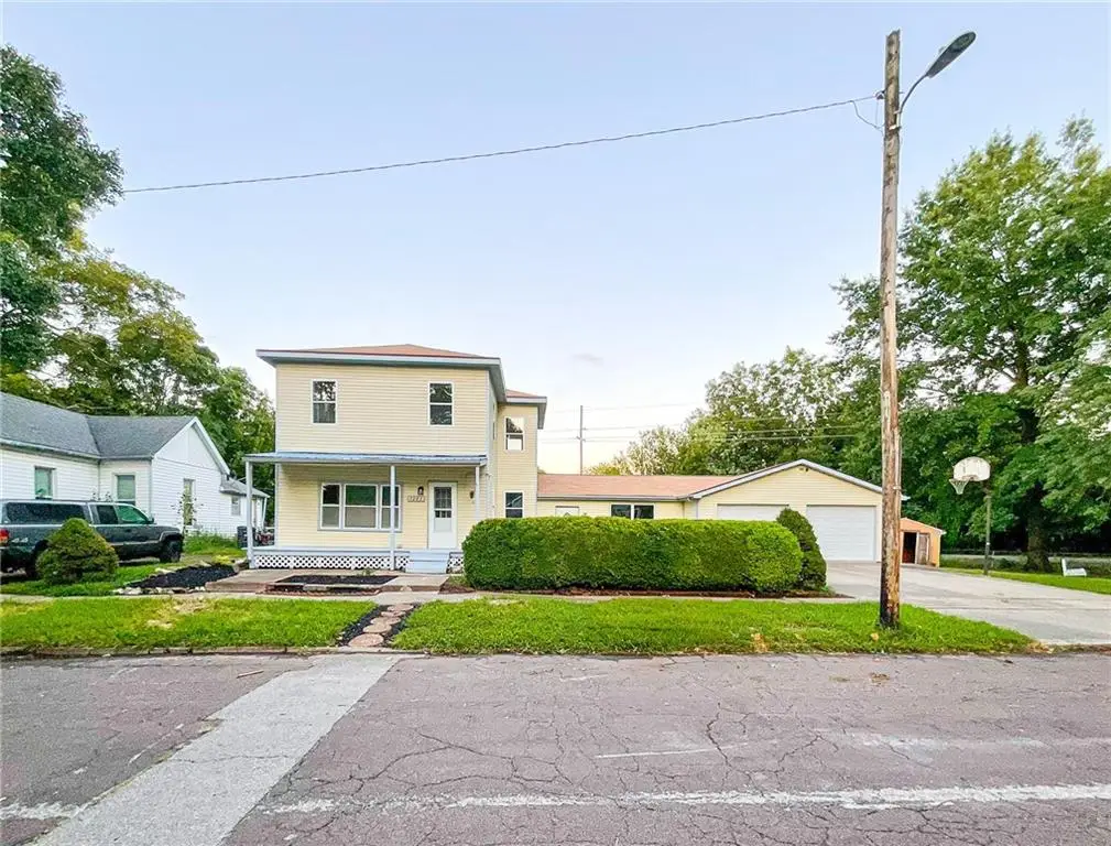 1203 S Massachusetts Avenue, Sedalia, MO 65301 - #1