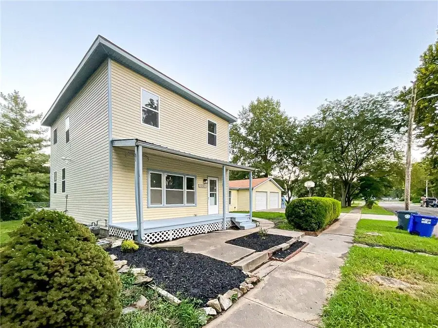 1203 S Massachusetts Avenue, Sedalia, MO 65301 - #3