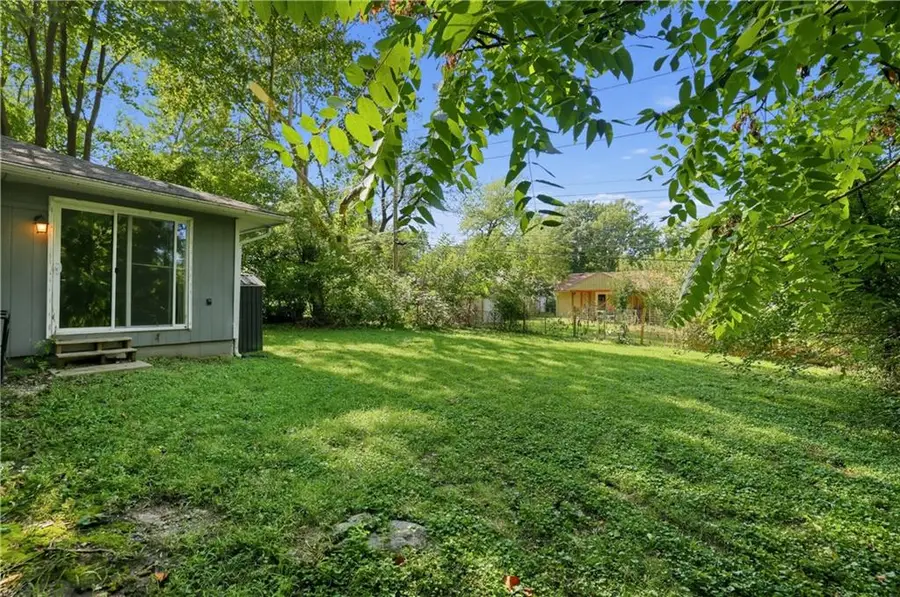 7606 E 112th Terrace, Kansas City, MO 64134 - #2