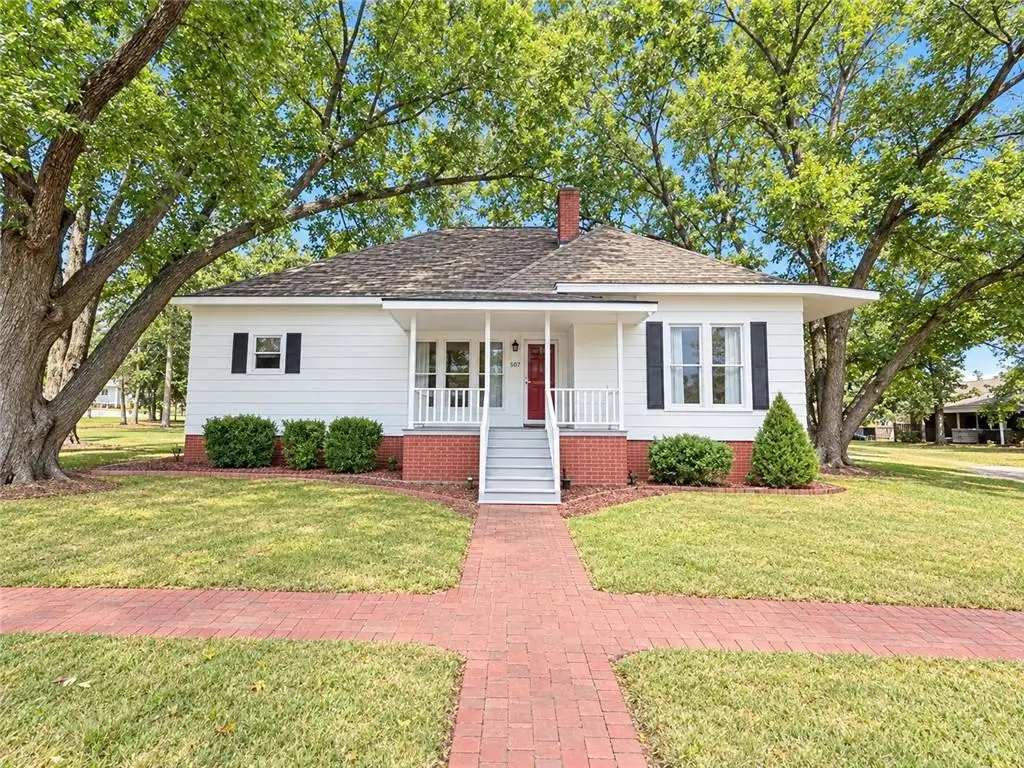 729 E 4th Street, Cherryvale, KS 67335 - #1