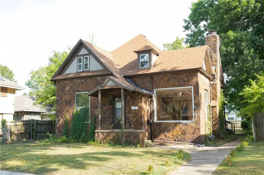 1621 Appleton Street, Parsons, KS 67357 - #2