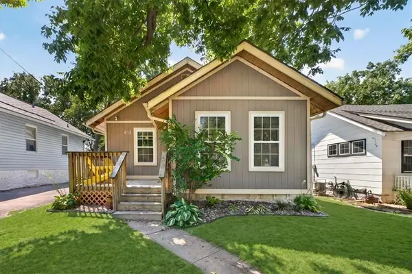 615 W 77th Street, Kansas City, MO 64114