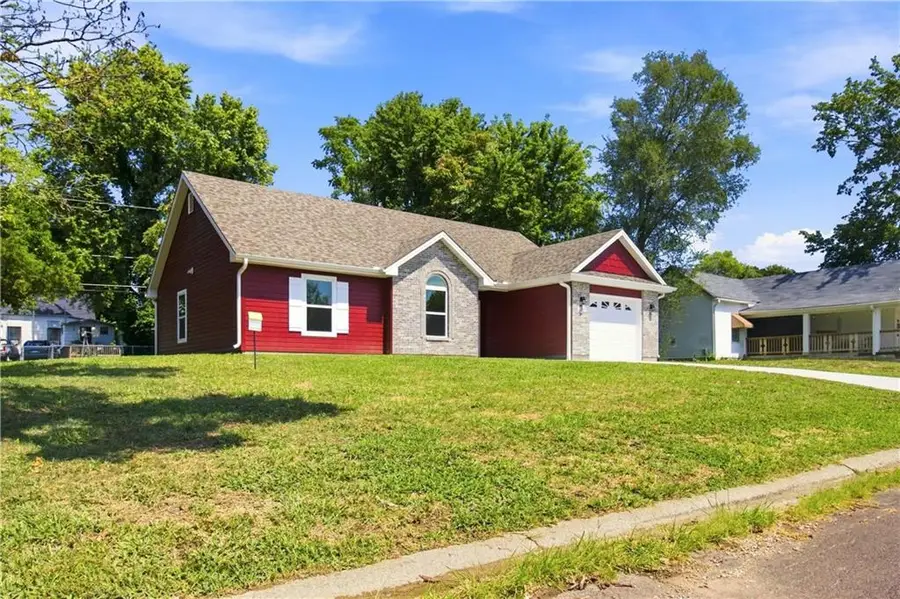 1207 E 11th Street, Sedalia, MO 65301 - #3