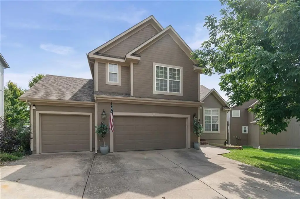 405 SW Gentry Lane, Lees Summit, MO 64081 - #1