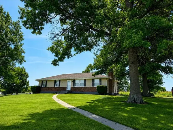20107 E 215th Street, Harrisonville, MO 64701