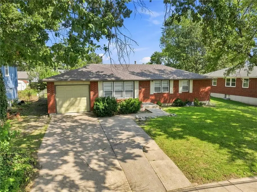 304 NE 88th Street, Kansas City, MO 64155 - #3