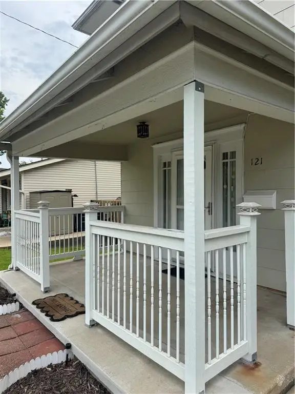 121 S Myrtle Avenue, Excelsior Springs, MO 64024