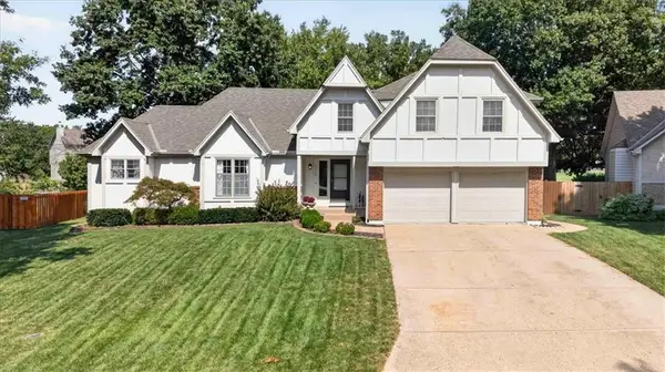 15738 W 148th Terrace, Olathe, KS 66062