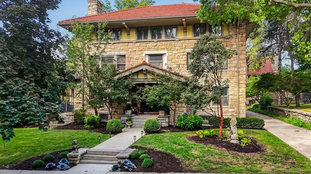 3726 Madison Avenue, Kansas City, MO 64111 - #1
