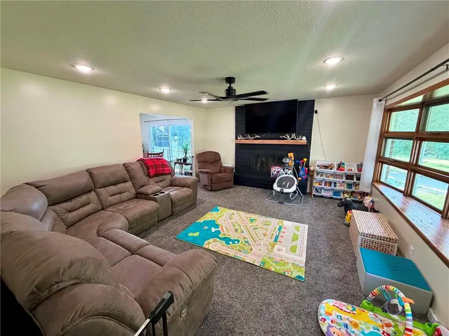 321 S Clayton Avenue, Maryville, MO 64468 - #3