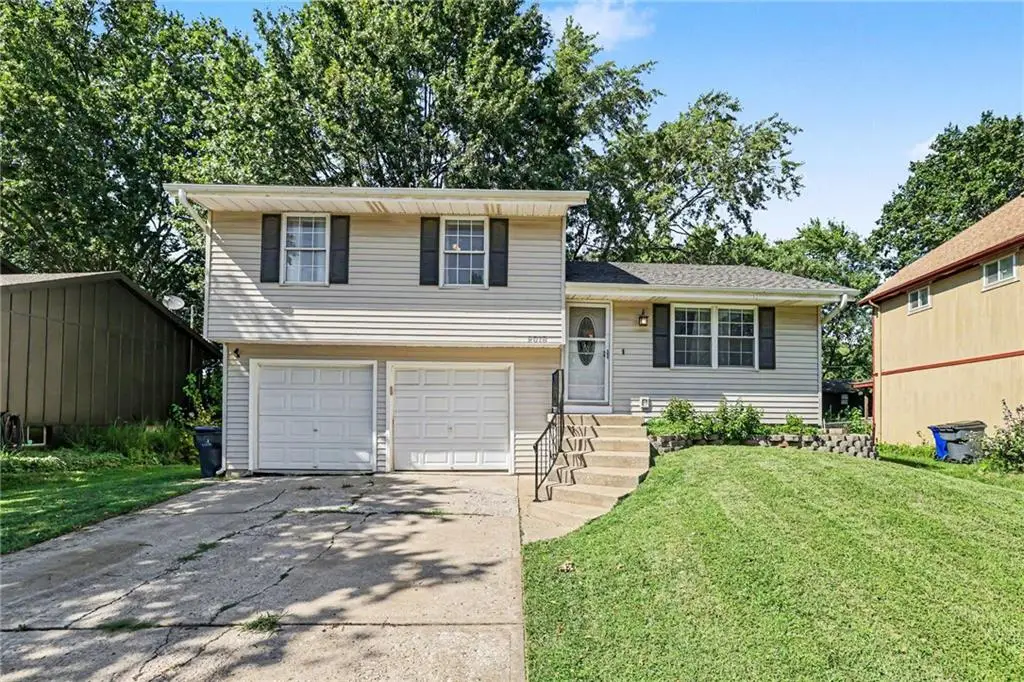 2018 E Mohawk Court, Olathe, KS 66062 - #1
