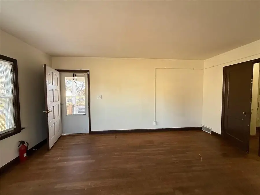 231 W 4th Street, Junction City, KS 66441 - #3