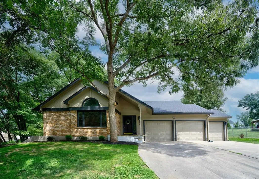 9304 NW 79th Street, Weatherby Lake, MO 64152 - #1