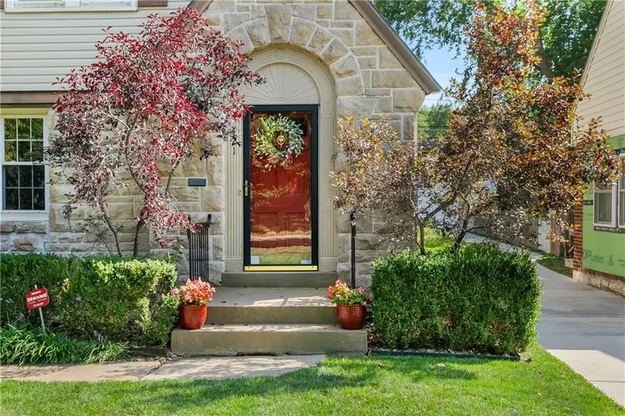 421 E 74th Terrace, Kansas City, MO 64131 - #2