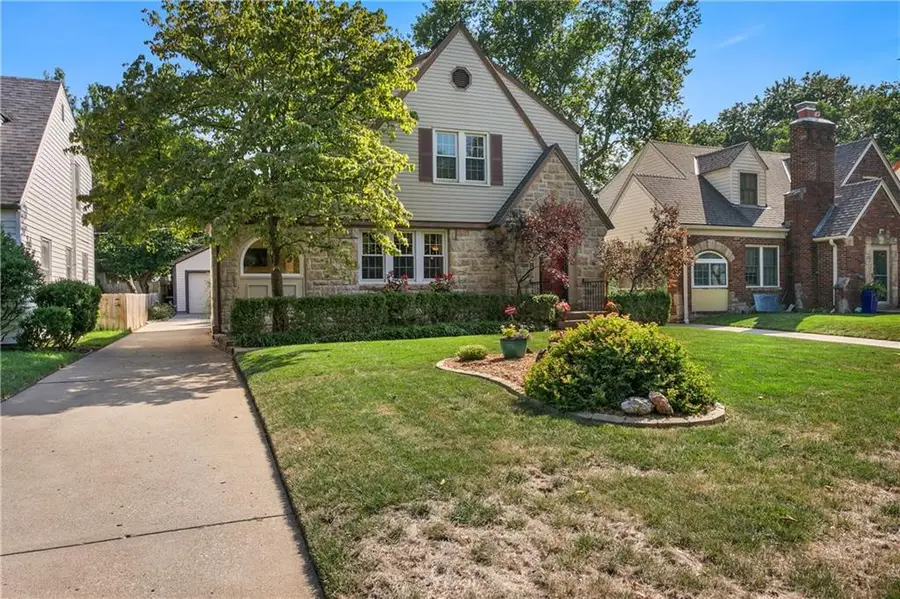 421 E 74th Terrace, Kansas City, MO 64131 - #3