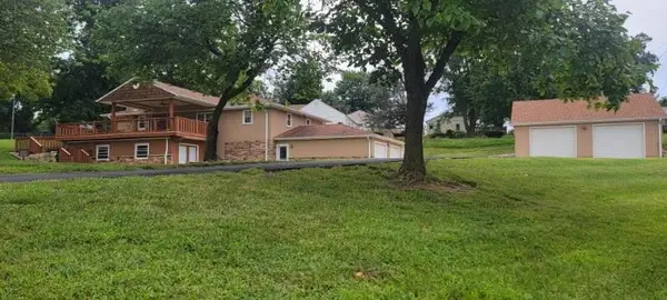 5001 NW High Drive Drive Nw, Riverside, MO 64150