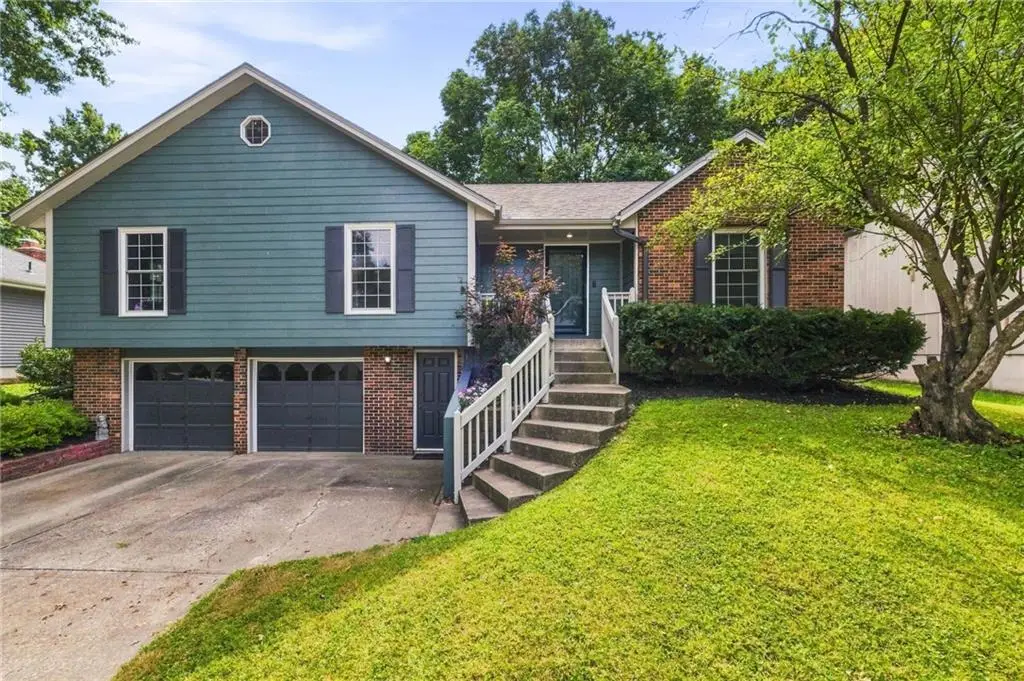 633 Clubhouse Drive, Lees Summit, MO 64086 - #1