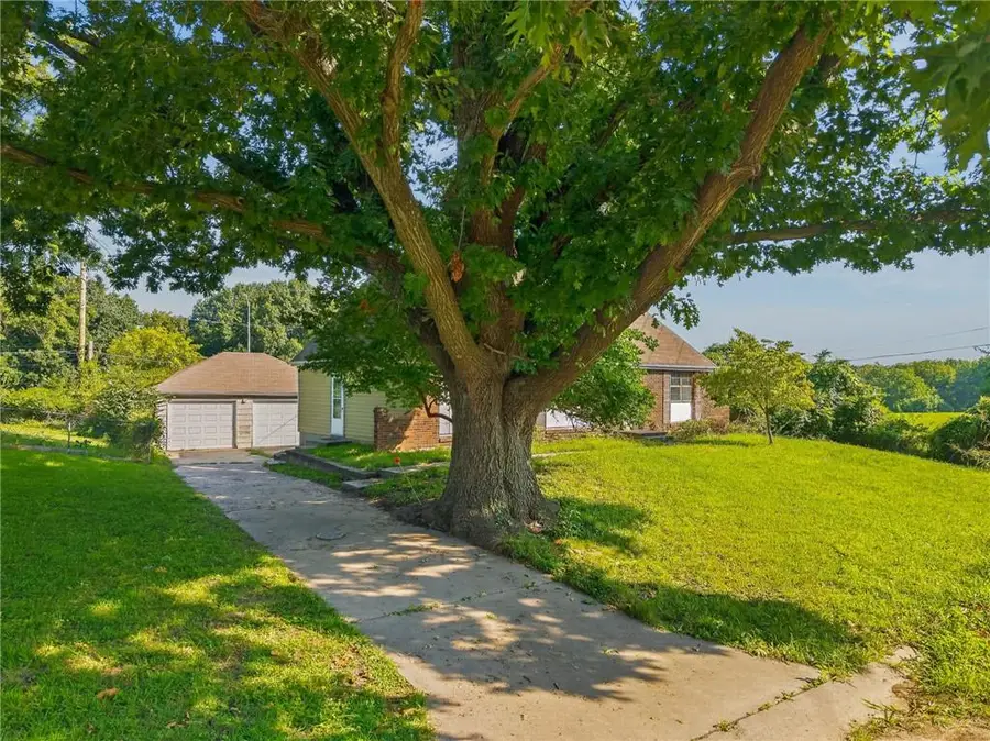 8204 NE 53rd Street, Kansas City, MO 64119 - #3