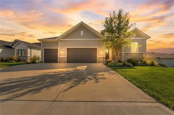9436 Aurora Street, Lenexa, KS 66220
