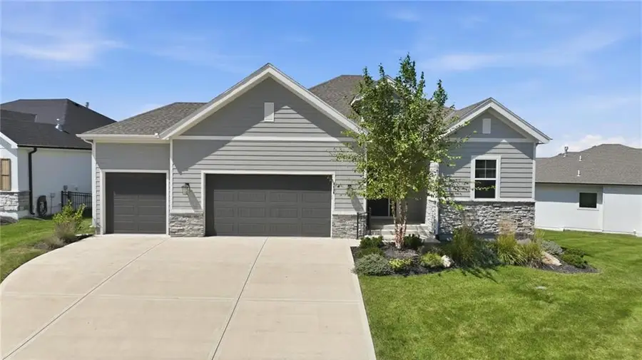 9436 Aurora Street, Lenexa, KS 66220 - #3