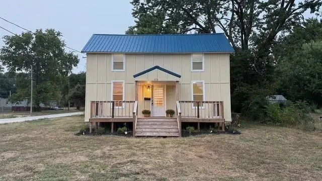 719 W Olive Street, Bolivar, MO 65613 - #2