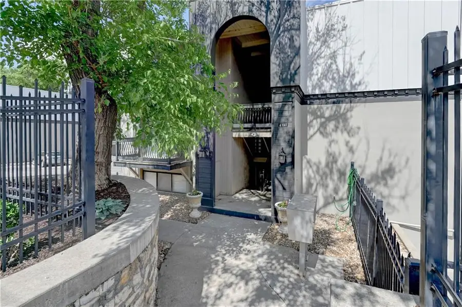 4157 Roanoke Road #2, Kansas City, MO 64111 - #2