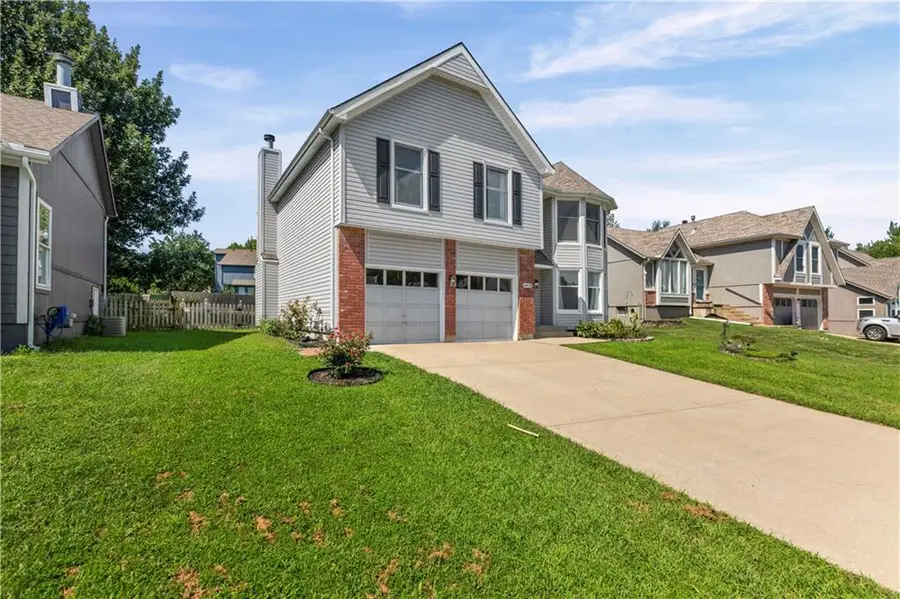 6418 Aminda Street, Shawnee, KS 66226 - #2