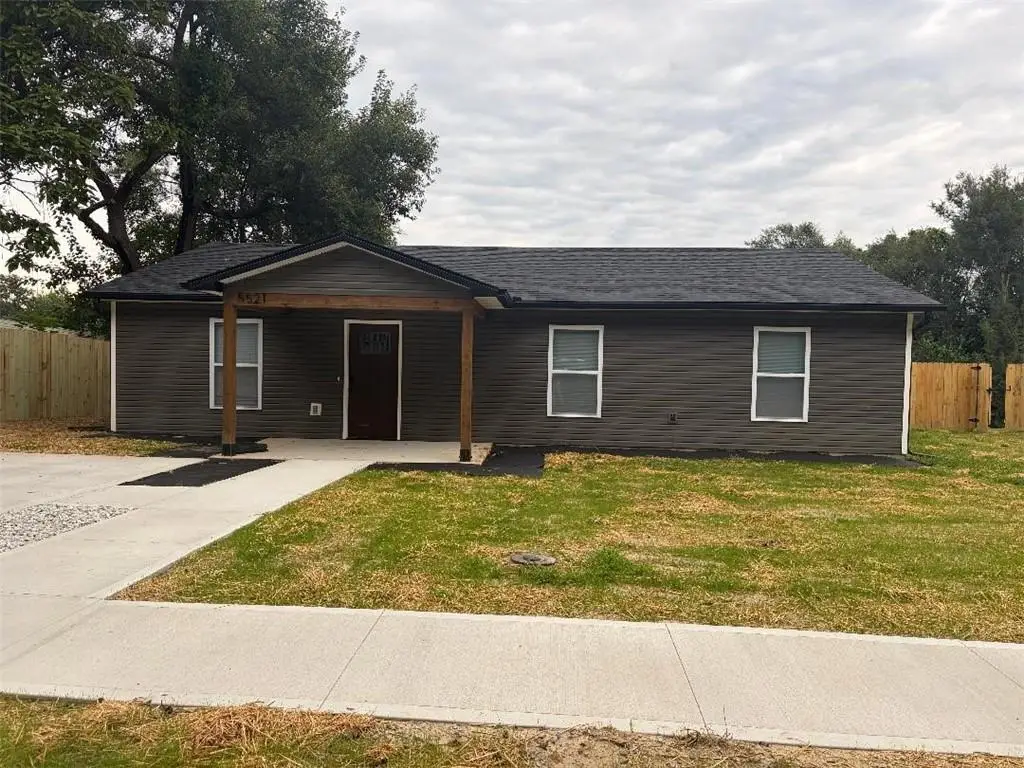5525 S 1st Street, Saint Joseph, MO 64504 - #1