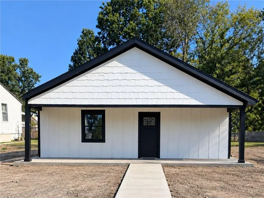 612 W Pine Street, Butler, MO 64730 - #2