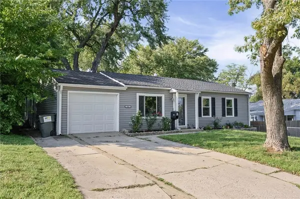 302 E 3rd Drive S, Independence, MO 64050