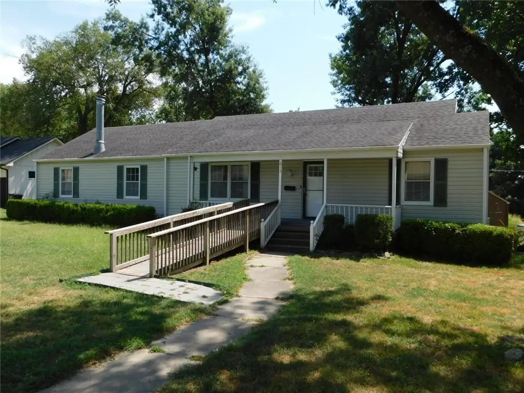 613 W Jefferson Street, Pittsburg, KS 66762 - #1