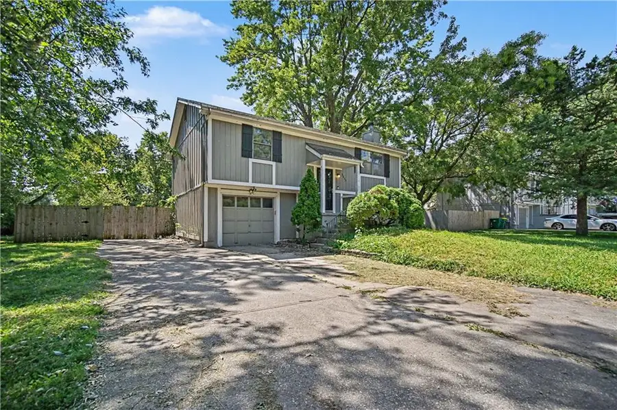9675 W 61st Street, Merriam, KS 66203 - #2