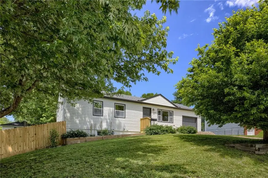 16008 E 32nd Street, Independence, MO 64055 - #2