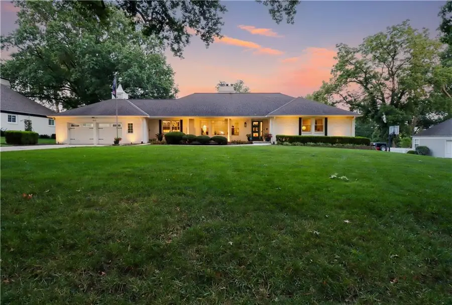 9825 Overbrook Road, Leawood, KS 66206 - #2
