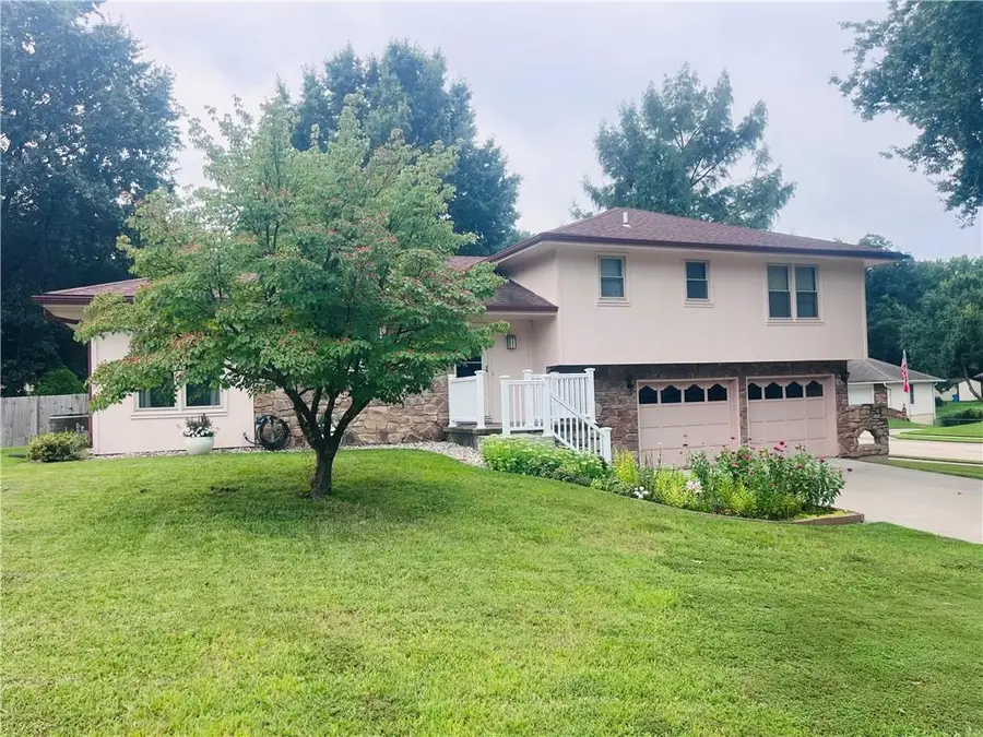 2902 Derven Court, Saint Joseph, MO 64506 - #3