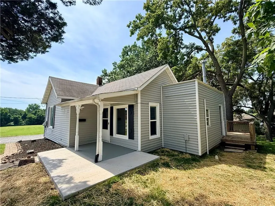 422 S Mulberry Street, Warrensburg, MO 64093 - #2