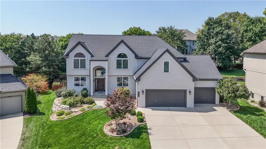 7206 Noland Road, Shawnee, KS 66216 - #2