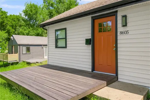 8605 Wayne Avenue, Kansas City, MO 64131